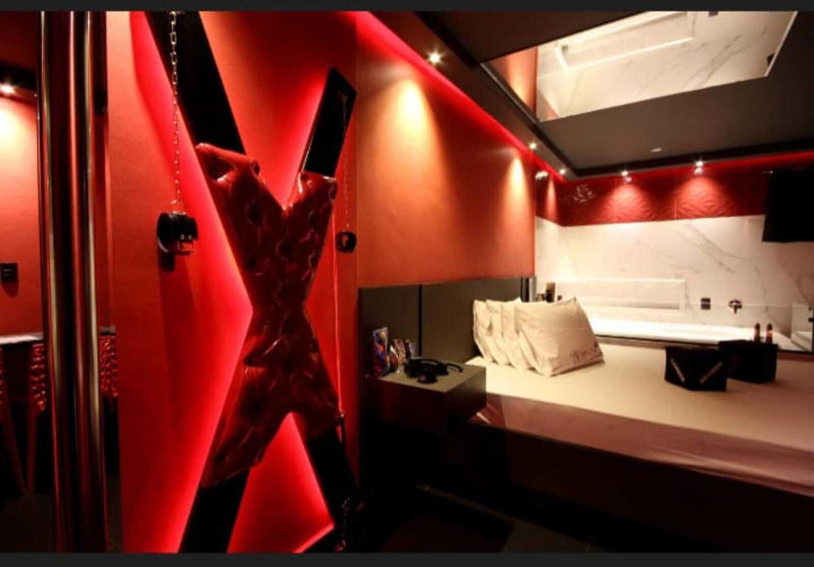Desiree Love hotel