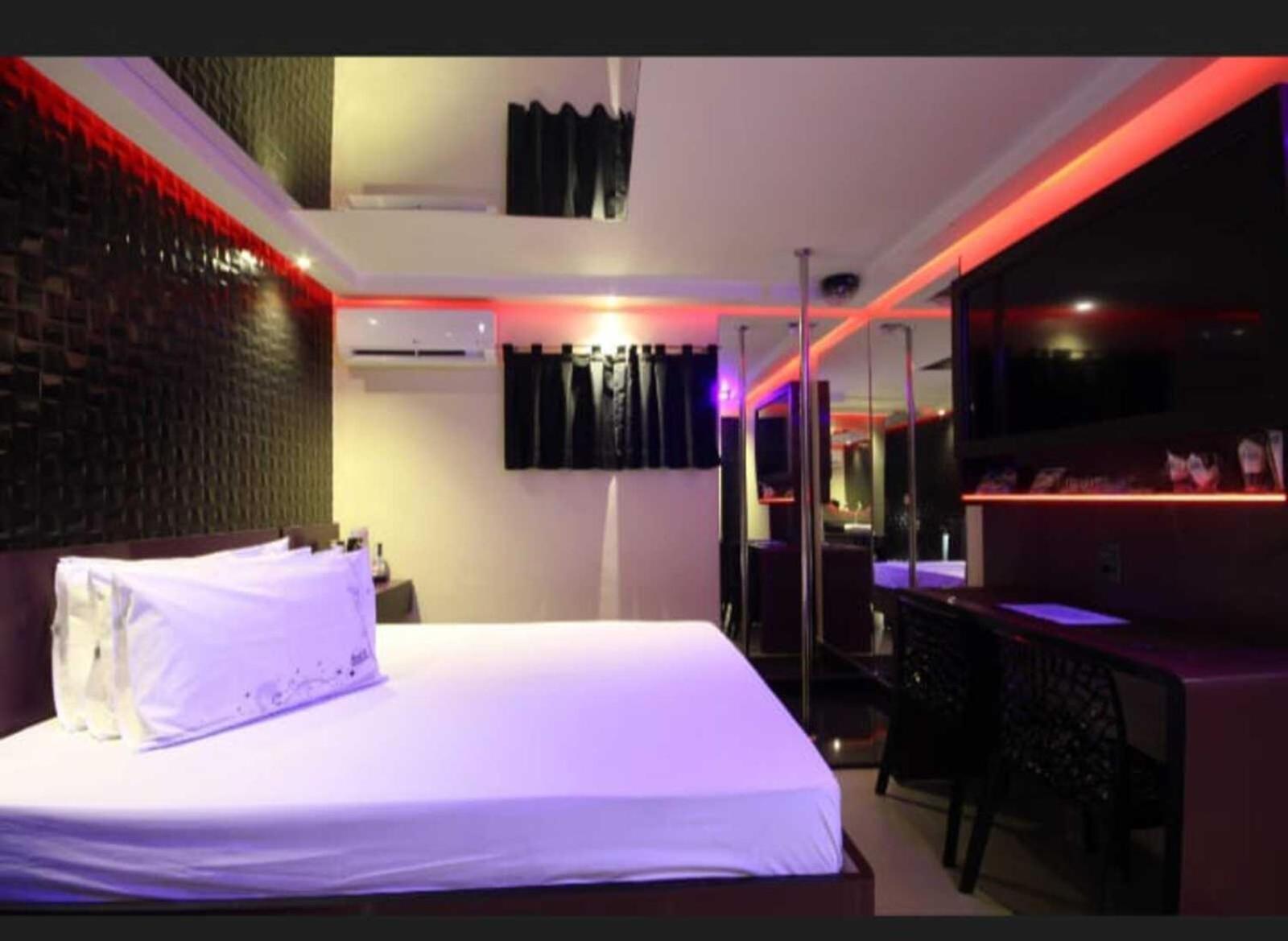 Love hotel Desiree *