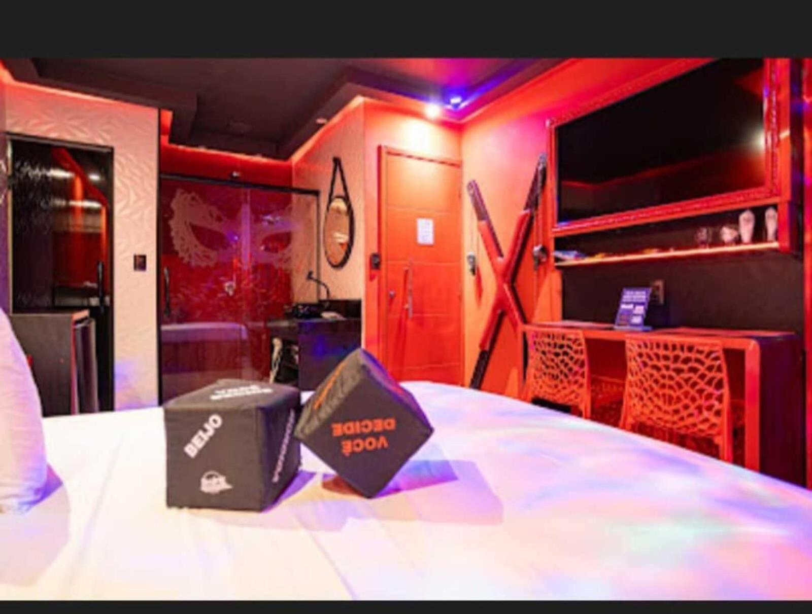 Desiree Love hotel *