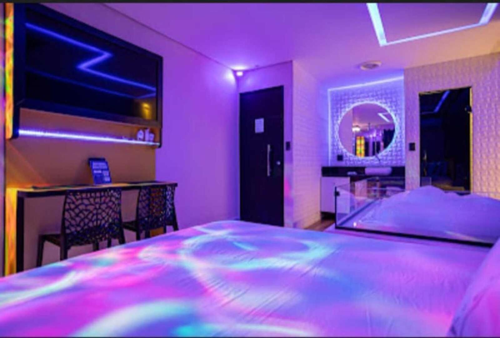 Love hotel Desiree *